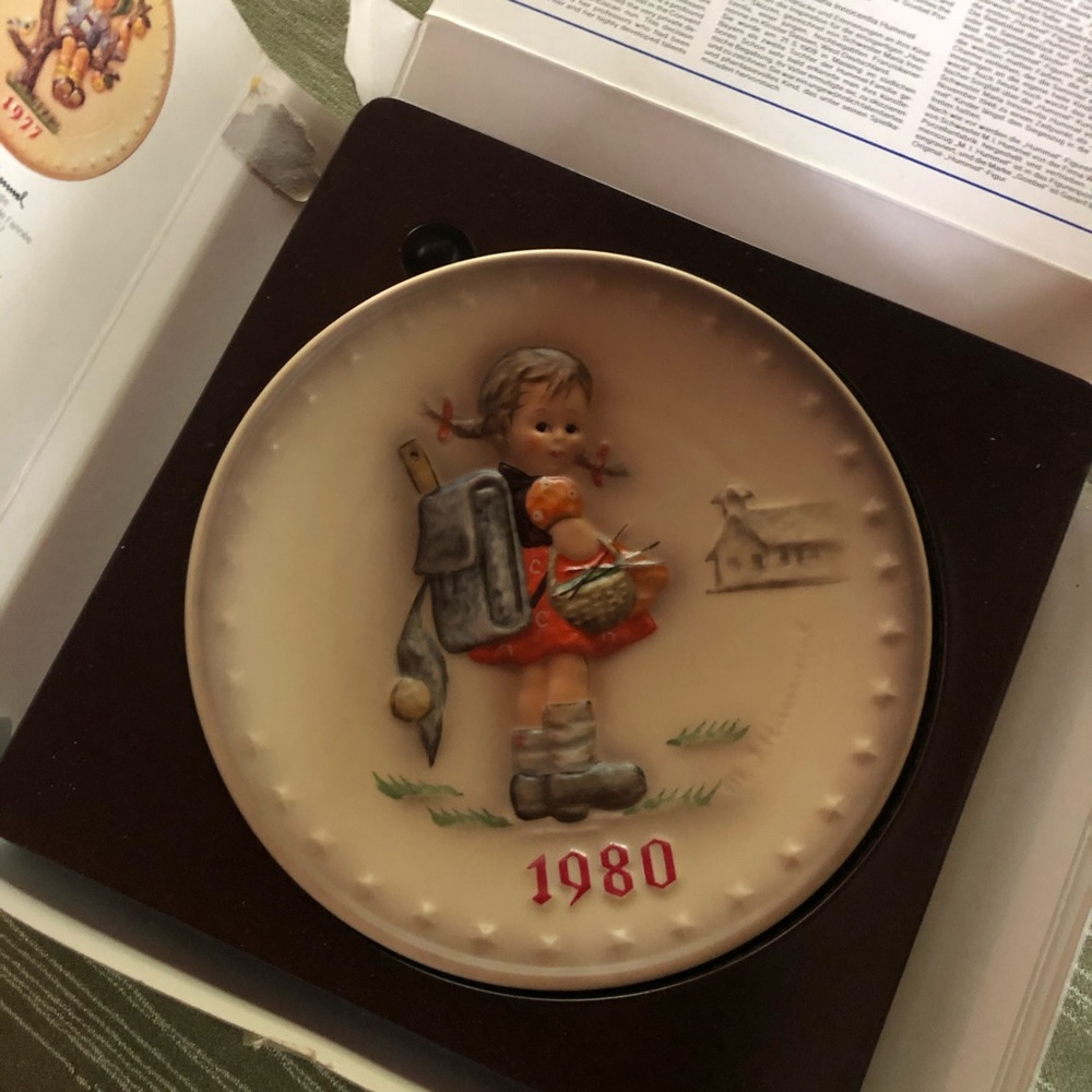 Goebel 1980 Hummel collector plate bas relief NIB W. Goebel Prozellanfabrik